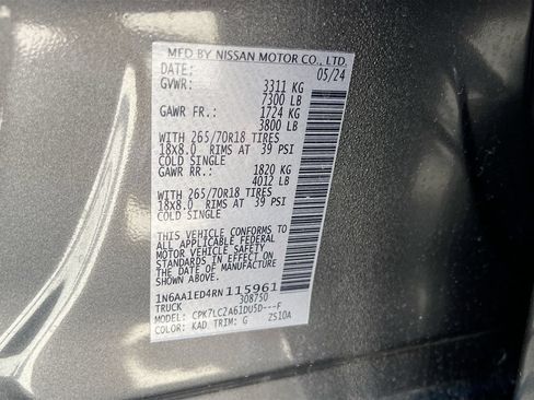 Used 2024 Nissan Titan SV w/ SV Convenience Package AWD/4WD image 32