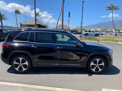 Used 2024 Mercedes-Benz GLB 250 4MATIC image 9