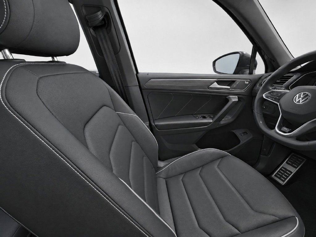 Used 2024 Volkswagen Tiguan SEL R-Line w/ MDO Package, Two-Row AWD/4WD image 27
