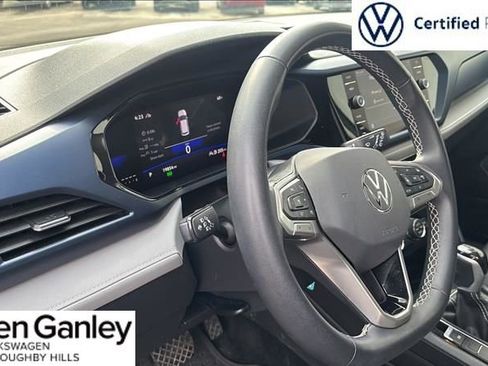 Used 2024 Volkswagen Taos SE image 8