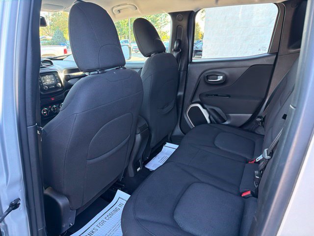 Used 2017 Jeep Renegade Latitude w/ Popular Equipment Group AWD/4WD image 15