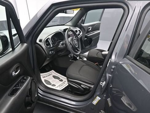 Used 2022 Jeep Renegade Altitude AWD/4WD image 18