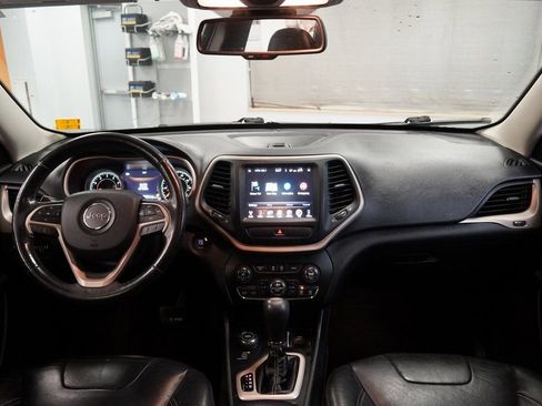 Used 2015 Jeep Cherokee Limited image 18