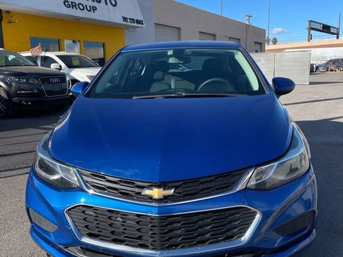 Used 2018 Chevrolet Cruze LT w/ Convenience Package image 6