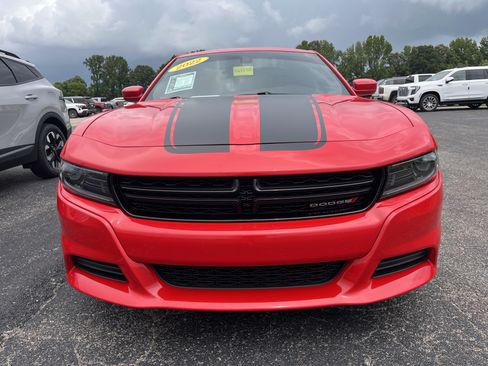Used 2022 Dodge Charger SXT RWD image 9