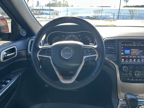 Used 2017 Jeep Grand Cherokee Laredo w/ Quick Order Package 23E image 17