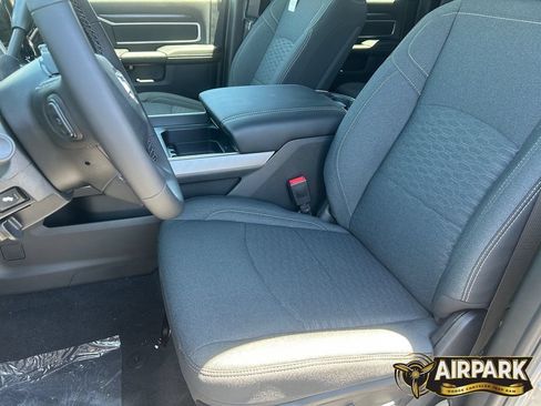 New 2026 RAM 2500 Big Horn AWD/4WD image 14