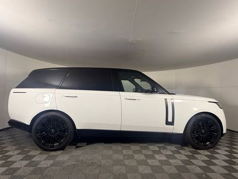 Used 2023 Land Rover Range Rover Long Wheelbase Autobiography image 9
