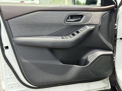 Used 2021 Nissan Rogue S FWD image 27