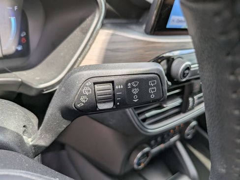 Certified 2020 Ford Escape Titanium w/ Titanium Premium Package 2.0 FWD image 30