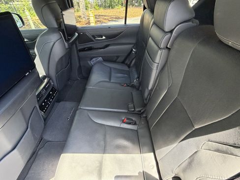 Used 2022 Lexus LX 600 4WD w/ Accessory Package (Z1) image 30