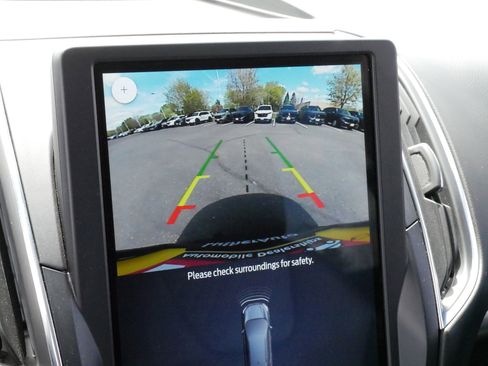 Used 2023 Ford Edge Titanium w/ Class II Trailer Tow Package AWD/4WD image 29