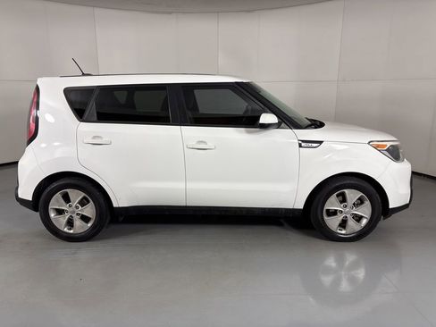 Used 2015 Kia Soul image 9