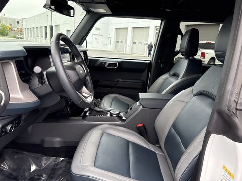 Used 2024 Ford Bronco Outer Banks AWD/4WD image 17