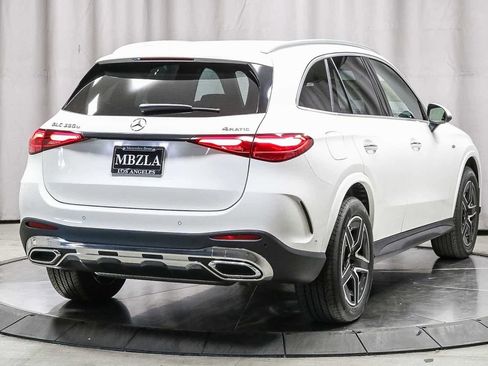 New 2025 Mercedes-Benz GLC 350e 4MATIC image 6