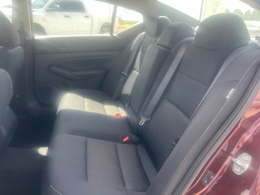 Used 2025 Nissan Altima 2.5 SV FWD image 12