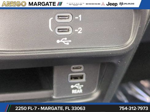 New 2026 Chrysler Pacifica Select FWD image 24