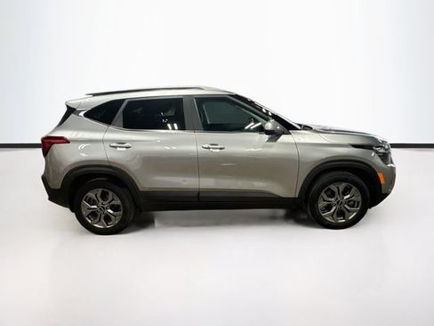 Used 2024 Kia Seltos S AWD/4WD image 8