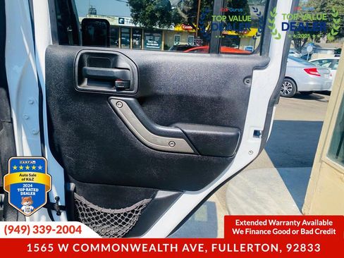 Used 2013 Jeep Wrangler Unlimited Sport image 27