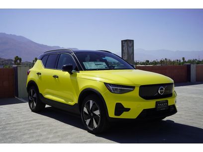 New 2025 Volvo EX40 Core w/ Climate Package