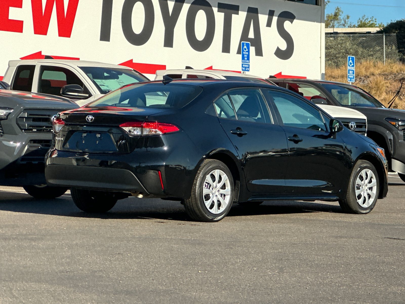 Used 2026 Toyota Corolla LE FWD image 5