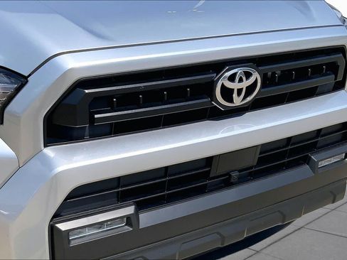 Used 2026 Toyota 4Runner SR5 AWD/4WD image 31