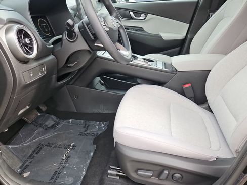 Used 2023 Hyundai Kona SE FWD image 17