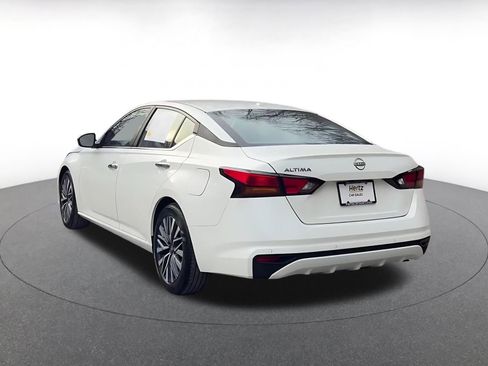Used 2025 Nissan Altima 2.5 SV image 11