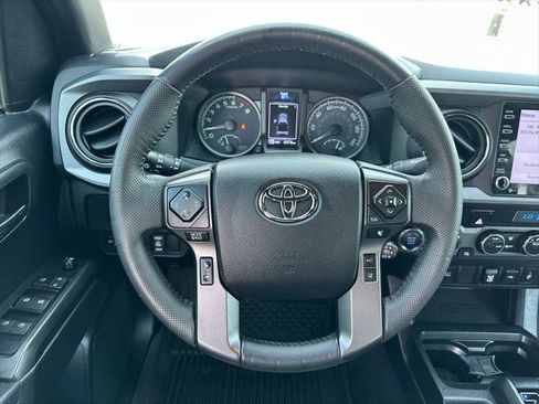 Certified 2021 Toyota Tacoma TRD Off-Road AWD/4WD image 19
