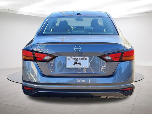 Used 2025 Nissan Altima 2.5 SV image 6