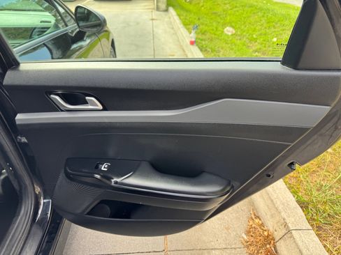 Used 2023 Kia K5 LXS image 16