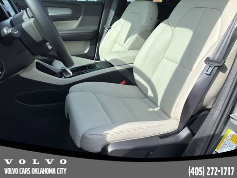 Used 2026 Volvo XC40 B5 Plus w/ Climate Package image 8