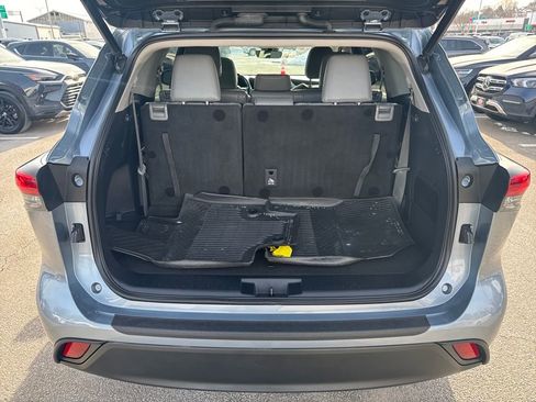Used 2022 Toyota Highlander XLE image 7