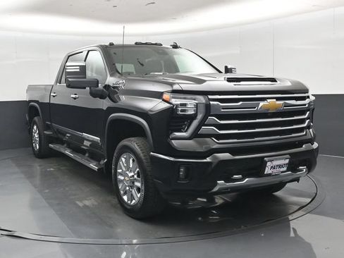 Used 2024 Chevrolet Silverado 2500 High Country w/ High Country Premium Package AWD/4WD image 34