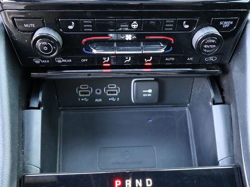 Used 2025 Jeep Grand Cherokee L Altitude AWD/4WD image 23