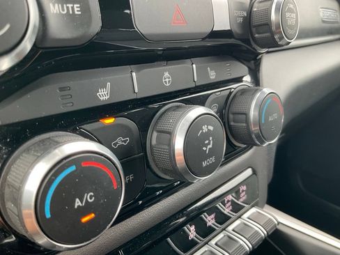 Used 2020 RAM 1500 Big Horn AWD/4WD image 4