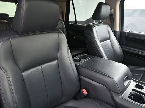 Used 2024 Ford Expedition XLT RWD image 42