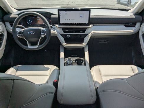 New 2025 Ford Explorer Active w/ Active Comfort Package image 13