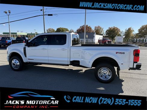 Used 2025 Ford F450 Platinum w/ FX4 Off-Road Package image 2