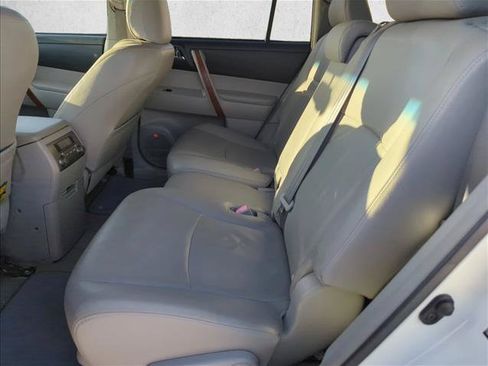 Used 2009 Toyota Highlander Limited w/ Extra Value Pkg 7 AWD/4WD image 8