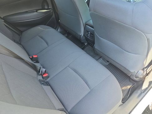 Used 2022 Toyota Corolla Cross LE FWD image 11