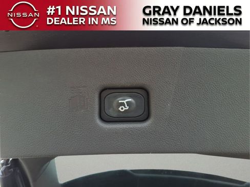 Used 2020 Lincoln Nautilus Reserve w/ Equipment Group 202A image 9