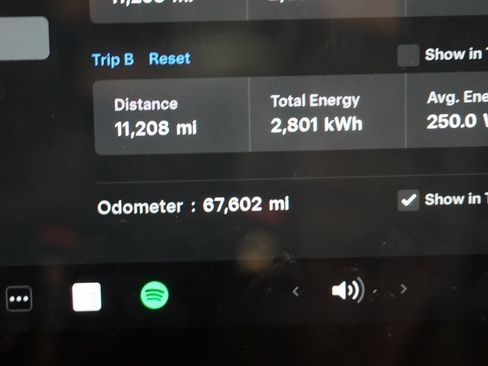 Used 2021 Tesla Model 3 Standard Range Plus image 4