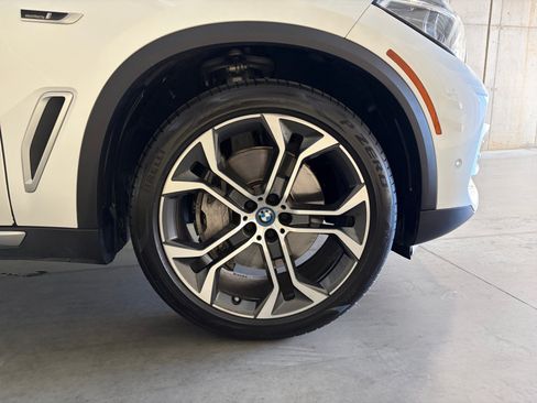 Used 2023 BMW X5 xDrive45e w/ Executive Package AWD/4WD image 19