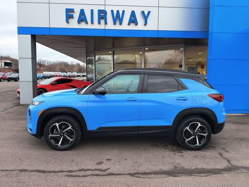 Used 2023 Chevrolet TrailBlazer RS w/ Sun and Liftgate Package image 5