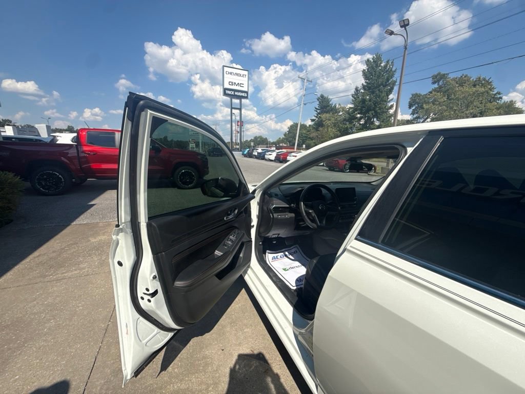 Used 2021 Nissan Altima 2.5 SR w/ SR Premium Package FWD image 13