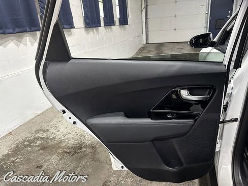 Used 2019 Kia Niro EX w/ Cold Weather Package 2.0 FWD image 22