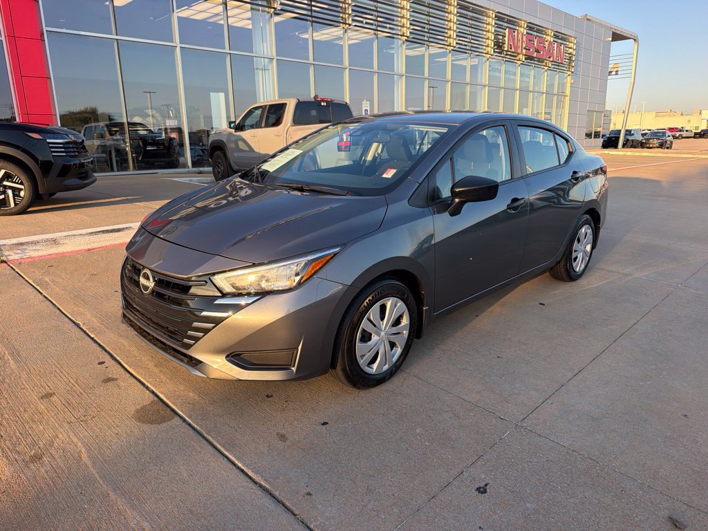 Used 2025 Nissan Versa S w/ Trunk Package FWD image 1