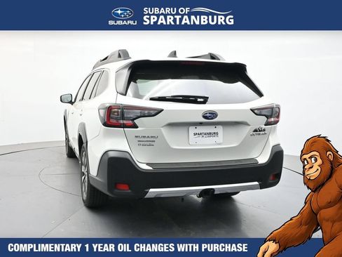 Certified 2025 Subaru Outback Limited AWD/4WD image 7