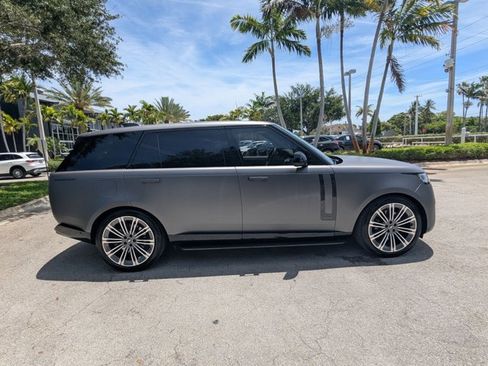 Used 2024 Land Rover Range Rover Long Wheelbase Autobiography AWD/4WD image 4